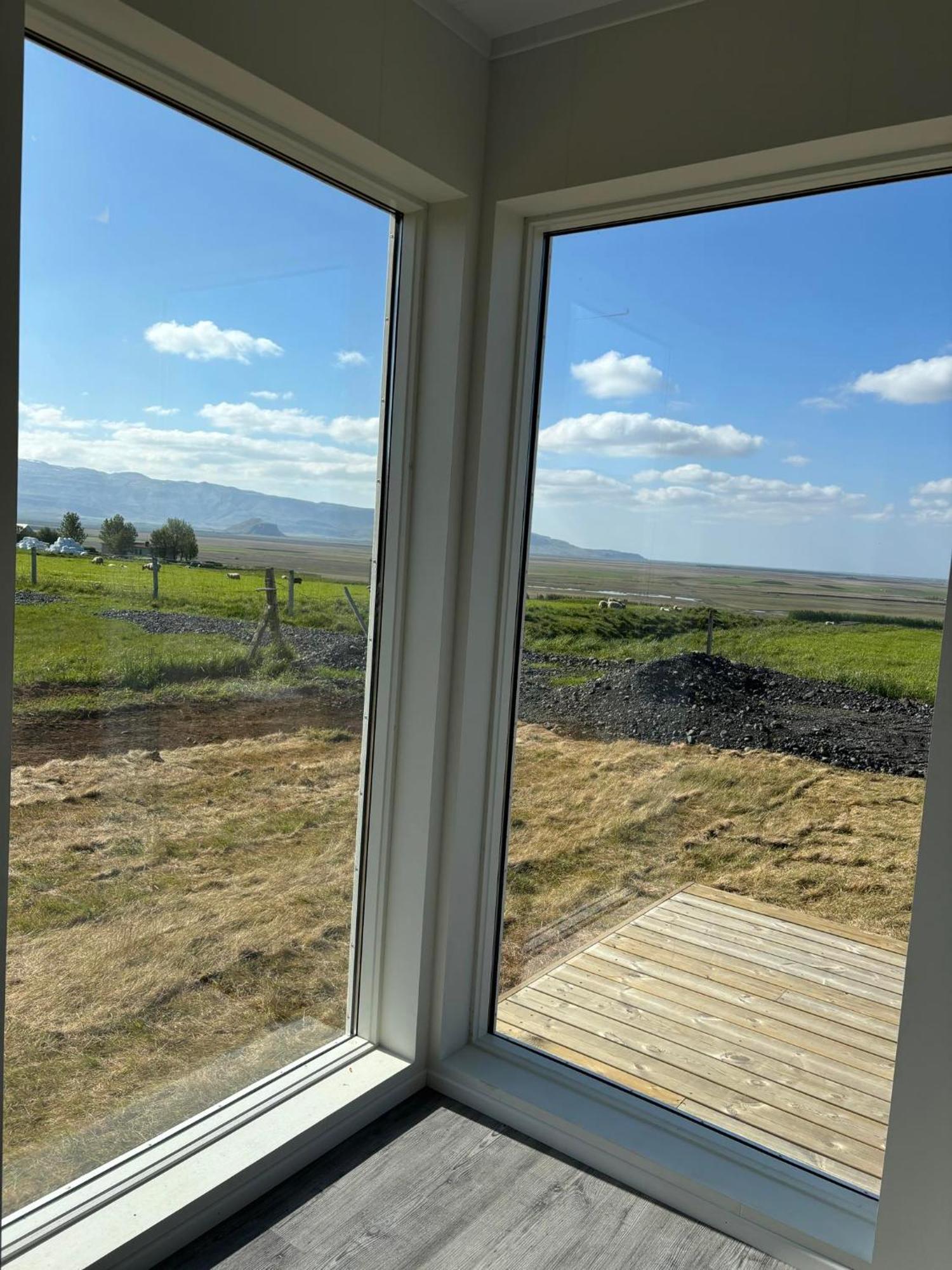 Country With Great View To The Glacier, Eyjafjallajoekull And Westman Islands Apartment *