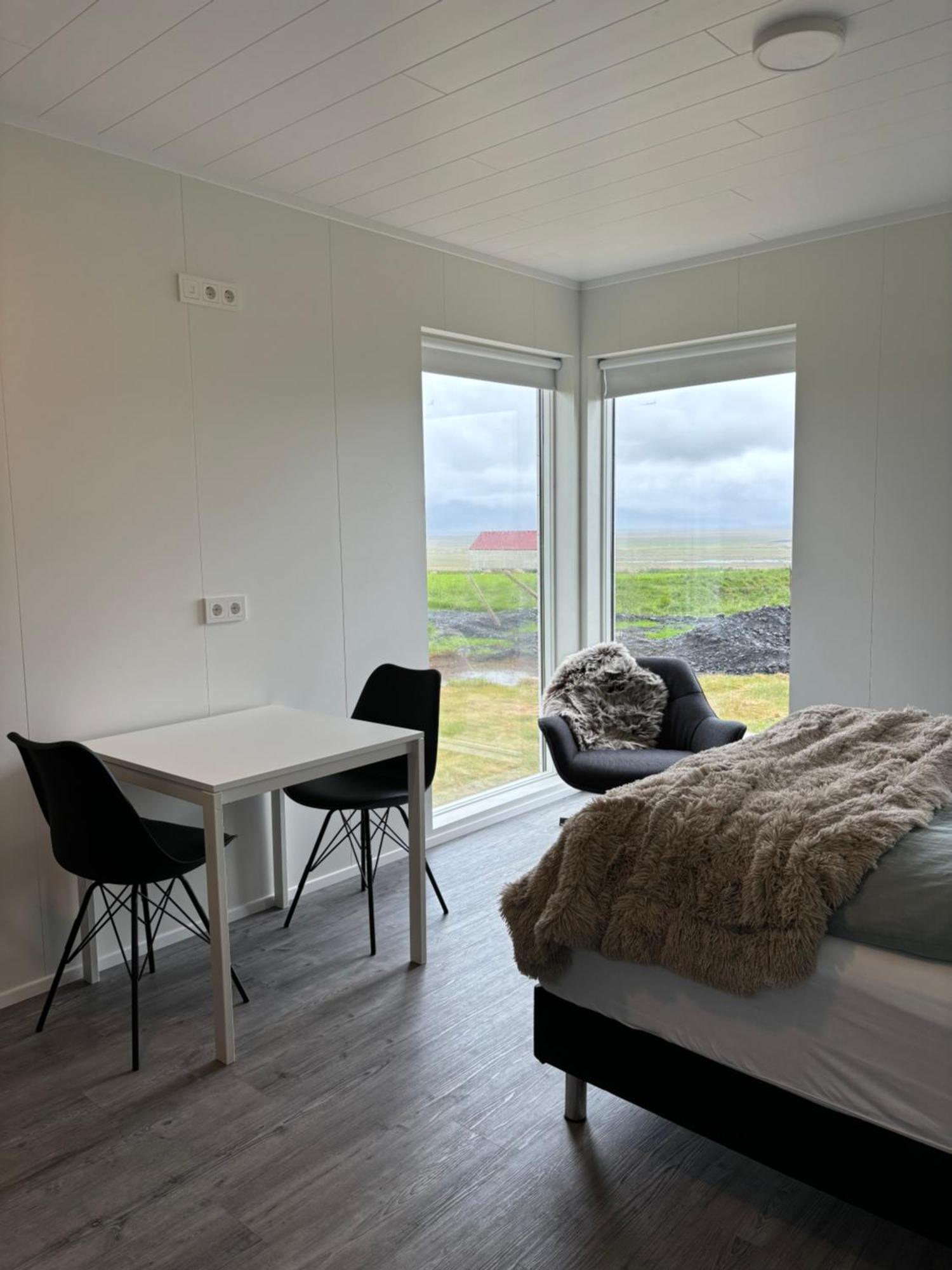 Country With Great View To The Glacier, Eyjafjallajoekull And Westman Islands Apartment *